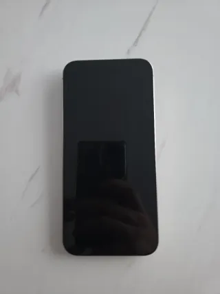 iPhone 15 Pro Max 84% Batería