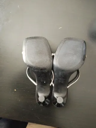 Sandalias tacón Mango negras con pedrería