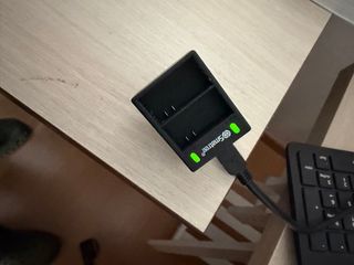 GoPro Hero 3+ con 3 baterías y cargador doble