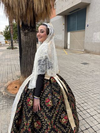 Traje de Fallera adulta seminuevo completo