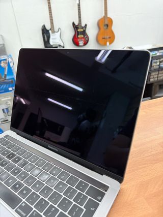 MacBook Pro 13” 2019 i5 16GB RAM 256GB
