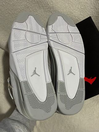 Jordan Retro 4 Gris y Blanco