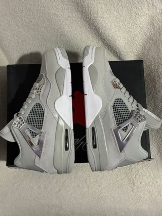 Jordan Retro 4 Gris y Blanco