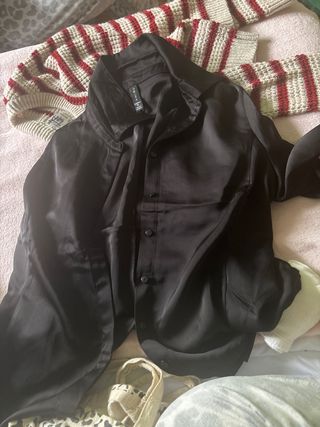 Camisa de satén negra mujer