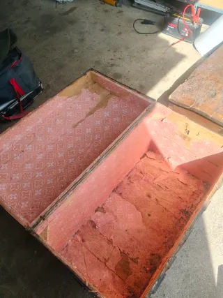 Arcón antiguo madera y metal