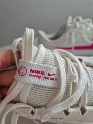 Zapatillas Pegasus 40 Woman (Firma Nike)