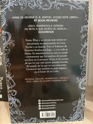 Una corte de rosas y espinas