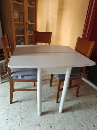 Mesa de cocina plegable blanca