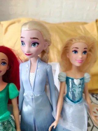 Muñecas Princesas Disney y Barbie