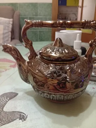 Plato decorativo de cerámica pintado a mano