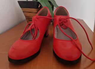 Zapatos Flamenco Rojos con Cordones