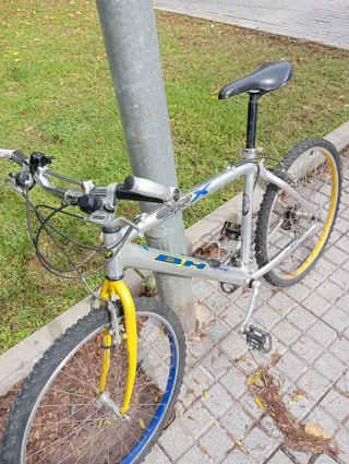 Bicicleta BH Over plateada