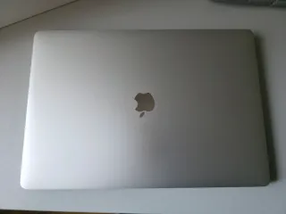 MacBook Pro A2141 1TB 16GB RAM con grafica AMD Radeon Pro 5500M 4GB