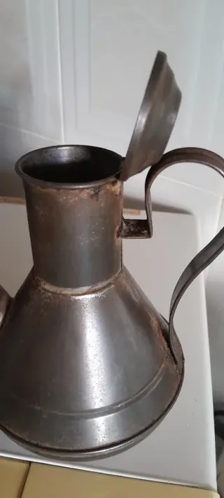 Aceitera antigua alcuza