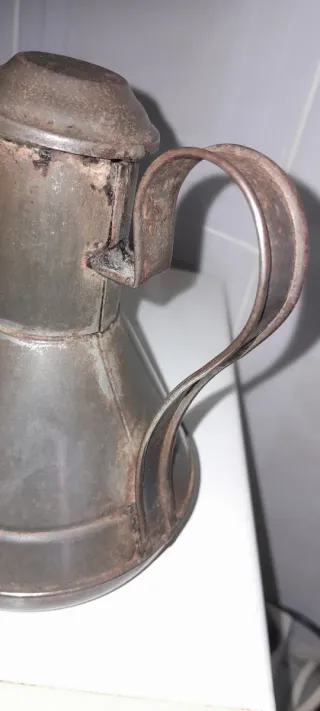 Aceitera antigua alcuza