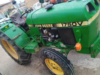 Tractor John Deere 1750