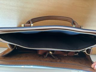 Bolso de piel marrón