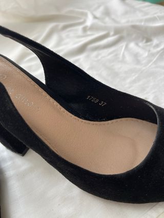 Zapatos de tacón negros para mujer