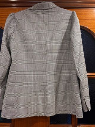 Americana Zara cuadros gris y blanco