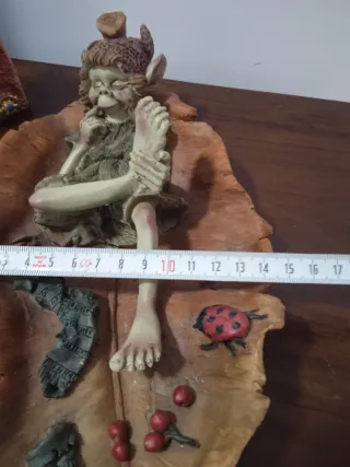 Figura Duende en Hoja con Mariquita