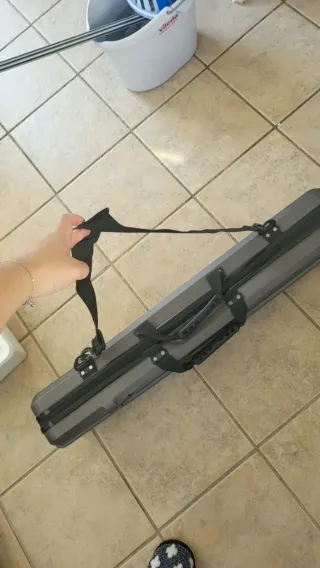 Arco compuesto desnudo con accesorios