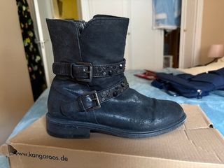 Botines Geox Mujer Negros con Tachuelas