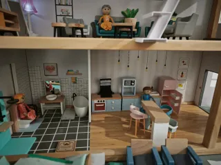 Casa de muñecas Lidl grande de madera