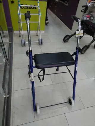 Andador Mobiclinic Azul con Asiento