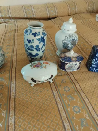 Figuras de porcelana decorativas