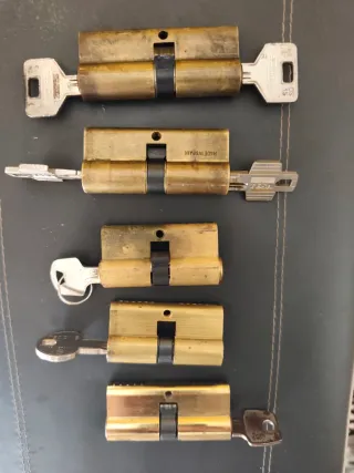 5 Bombines de Cerradura con Llaves