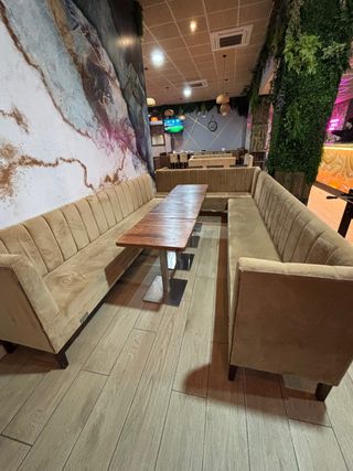 Sofás modulares y mesas de centro