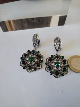 Orecchini pendenti stile anni '40