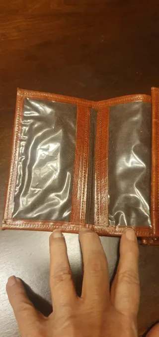 Portafoglio in pelle da uomo