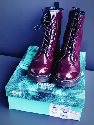 Botas Mustang charol morado T-39