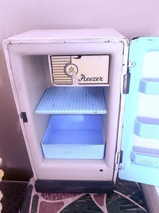 Frigorifero AMB vintage in latta