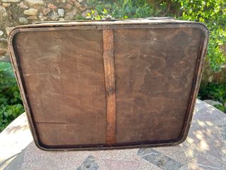 Baúl de mimbre y bambú