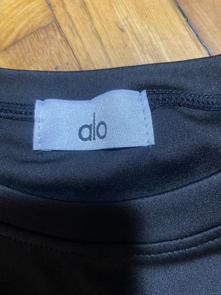 Camiseta deportiva Alo negra manga corta ajustada