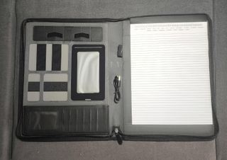 Carpeta Ford A4 Negra Cuero Vegano Elegante