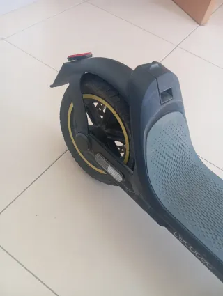 Patinete Eléctrico Cecotec Bongo M XL 40