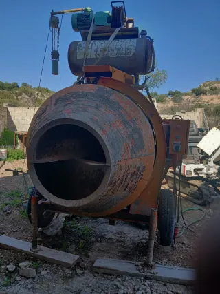 Hormigonera autocargante