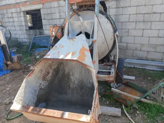 Hormigonera autocargante