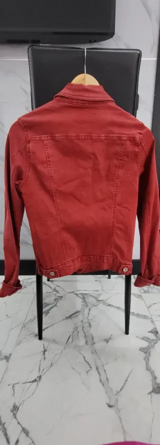Cazadora vaquera roja talla L
