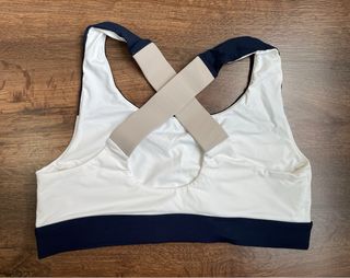 Top deportivo Crivit azul y blanco