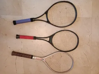 Tres raquetas de tenis