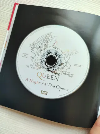 Libro CD Queen A Night At The Opera