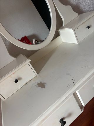 Tocador blanco de madera