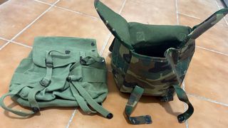 Riñonera camuflaje y riñonera sarga verde