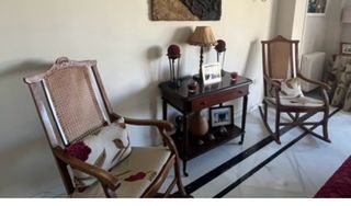 Mecedora de madera y mimbre