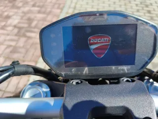 Ducati Monster 821 2020 dark edition.