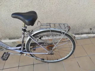 Bicicleta City Discovery plateada